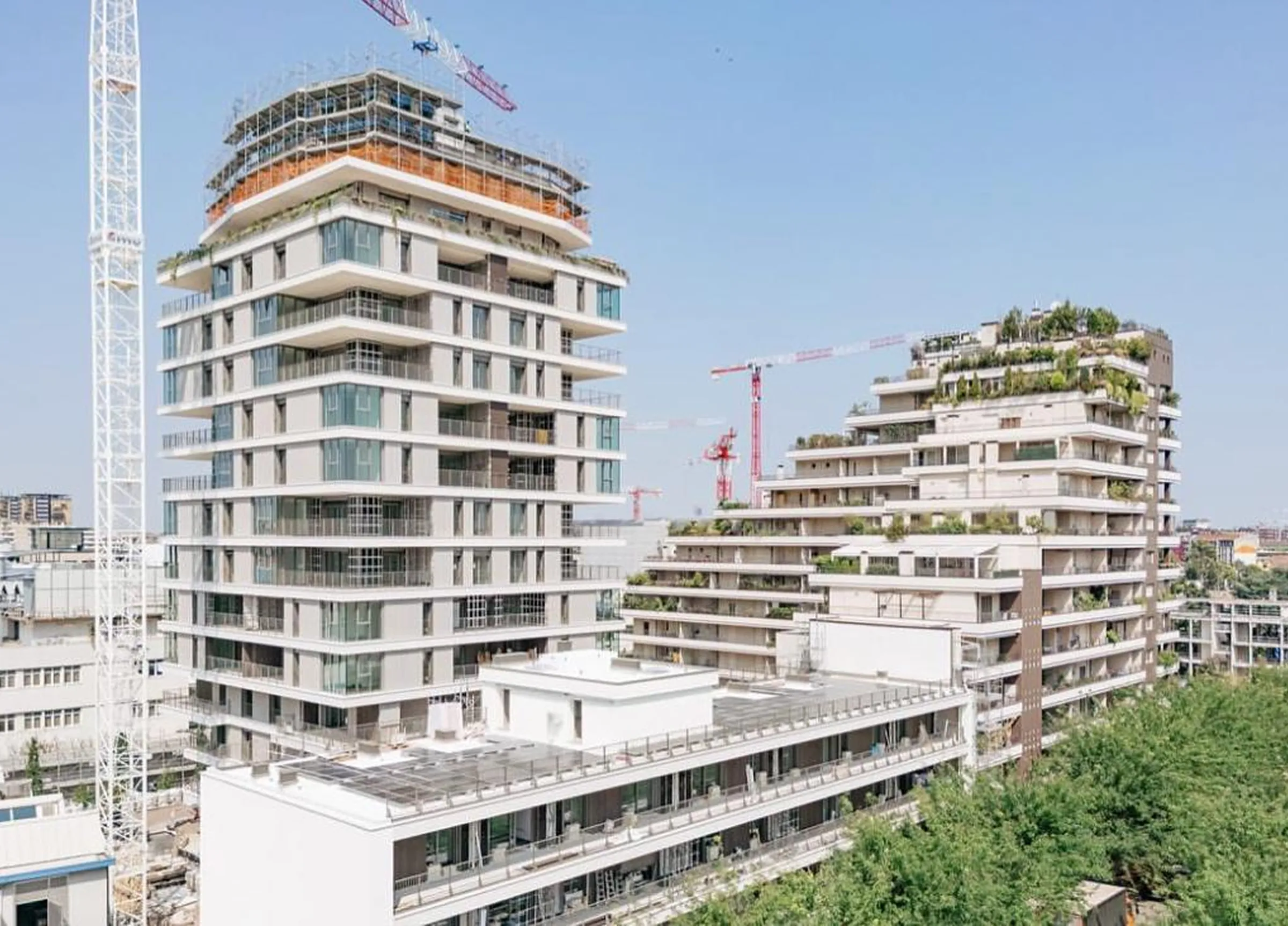 Rivestimento Torre Adamello in Agglotech SB130 Aggloceppo levigato - progetto condiviso Trapattoni Marmi e AGGLOTECH, Milano 2024-2025